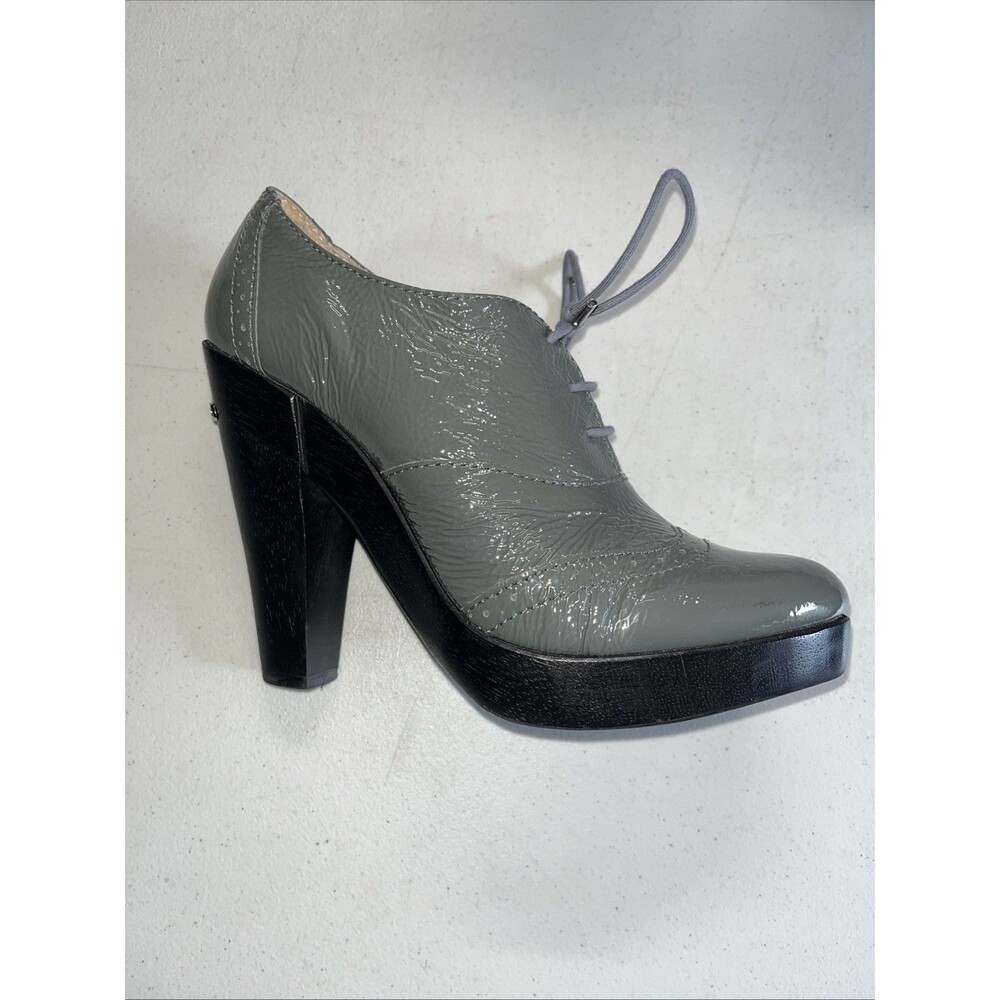 Michael Kors Gray Patent Leather Spectators Shoes Size 7.5 new